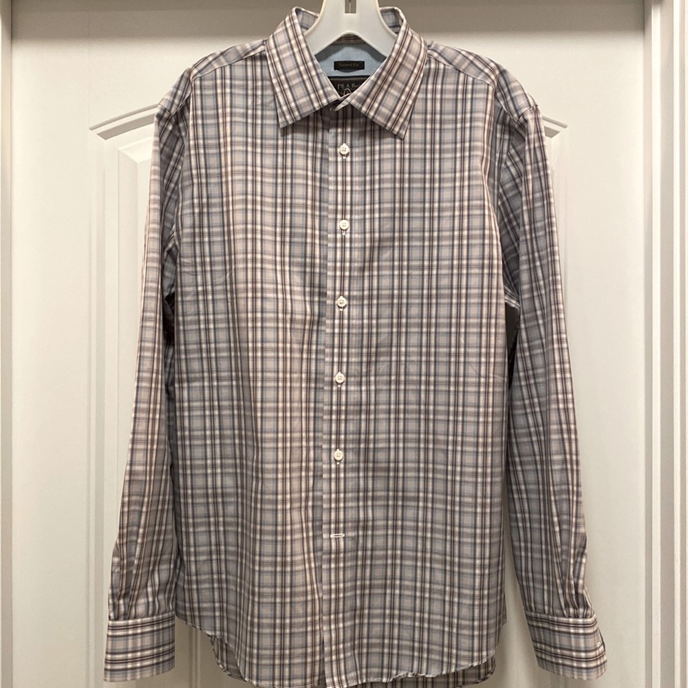 Men’s JoS. A. Bank Long Sleeve Button Down. Size M Reserved Tailored Fit